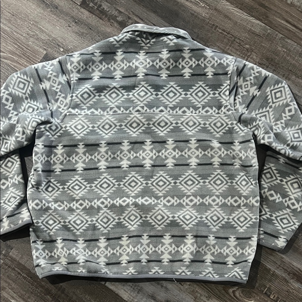 Gray Aztec Pattern Pullover (men’s) - image 3